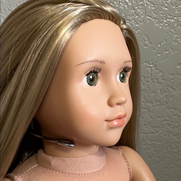 18” Our Generation Doll Blonde Green Eyes - Picture 14 of 15